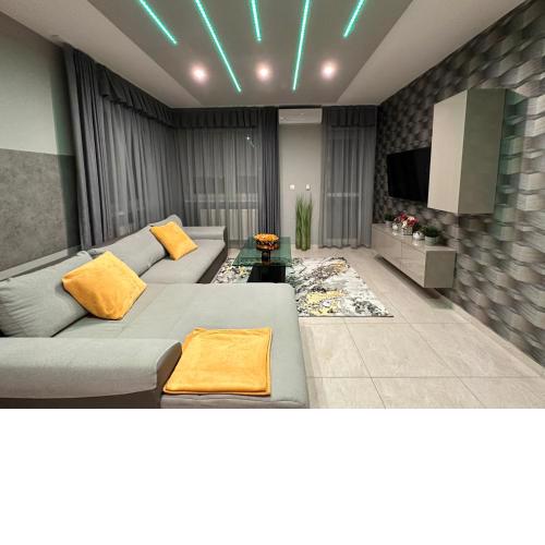 NEW APARTMAN