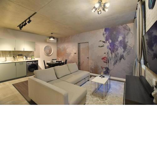 New Faces Design Apartment in Downtown