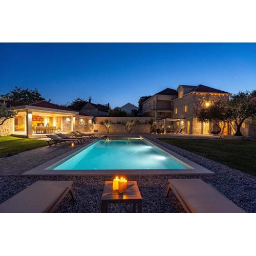 NEW! Holiday house Mara with 4 bedrooms, private pool, summer kitchen, panoramic valley views