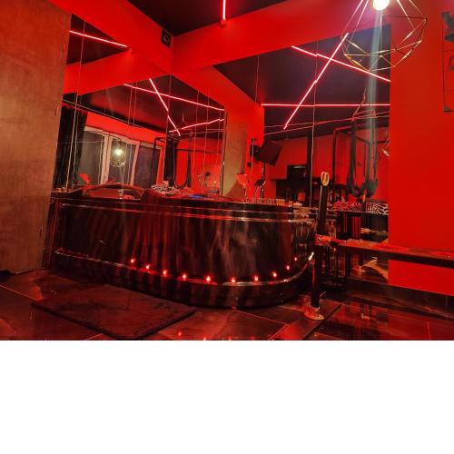 NEW in GDAŃSK! RED ROOM in the HEART of GDAŃSK - BDSM - with a luxury JACUZZI and access to a sauna