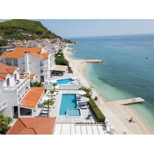 New! Luxury beachfront Villa Providenca