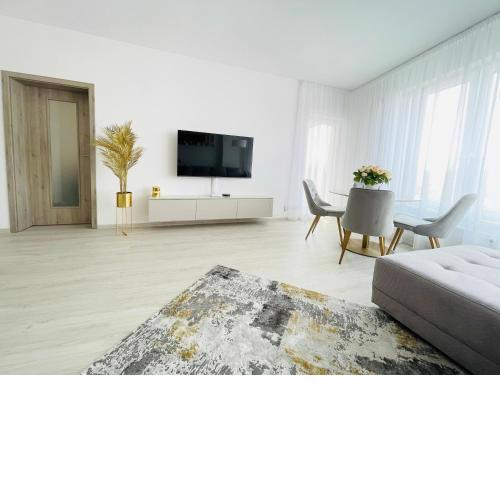 New Luxury City centre apartment with panoramic view, free parking