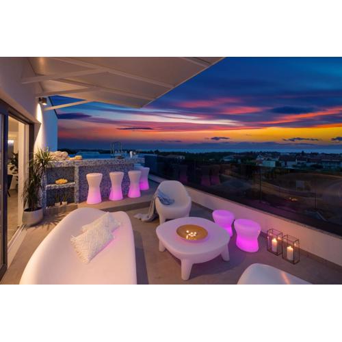 NEW luxury Penthouse with swimming pool and amazing sea view!