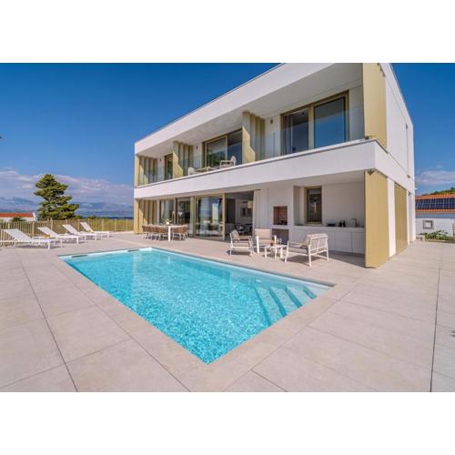 New Luxury Seaside Villa Sutivan Lemon Tree A-Pool, Heated Pool & Sea View & Parking