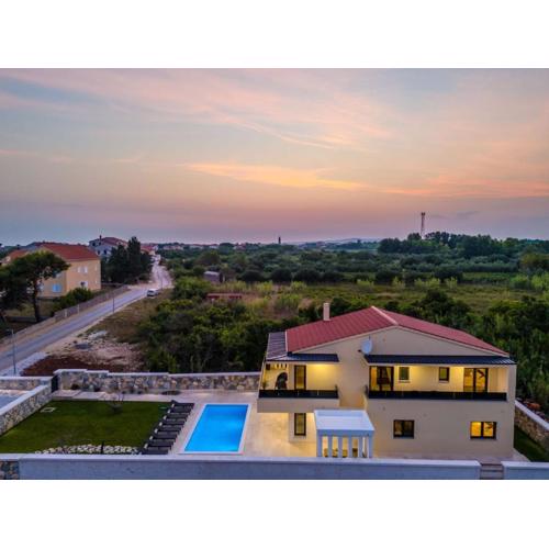 New Luxury Villa with private pool - by TA Leut Agency