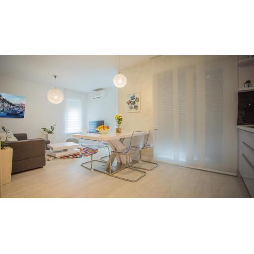New Modern Apartment \