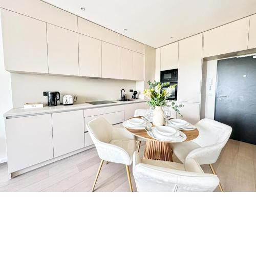 NEW Modern, River View Apartment near Prague City Center