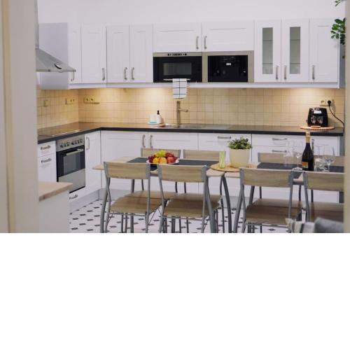 NEW! Mucha 3BDR Flat in HEART of the City Center