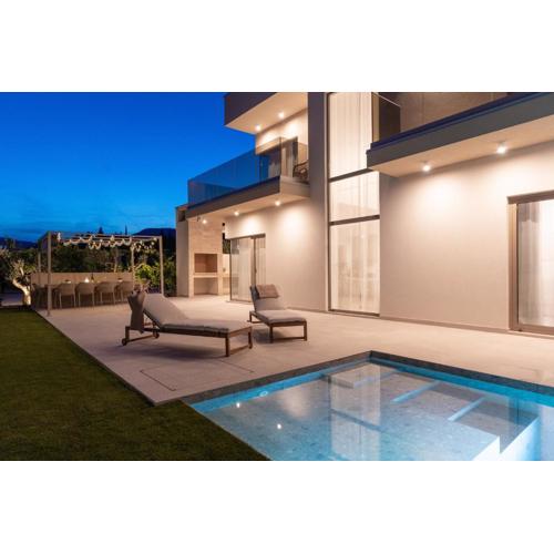 NEW Private Pool Villa Veluri