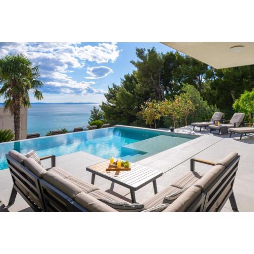 NEW! Seaview Villa ABA with 38sqm heated infinity pool, 4 bedrooms, Media room, 150m from sea