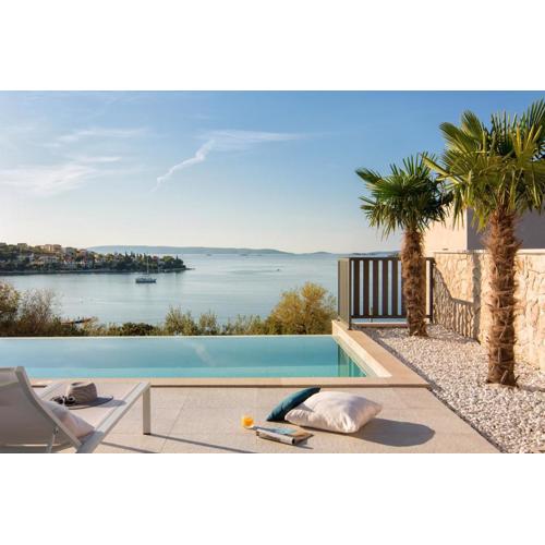 NEW Seaview Villa Alba Seget, 5 en-suite Bedrooms