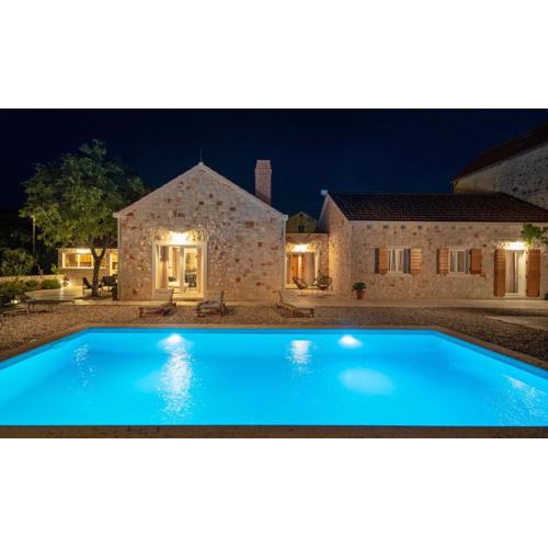 NEW! Stone Villa Olim Civitas with 3 bedrooms, private pool, and sea views