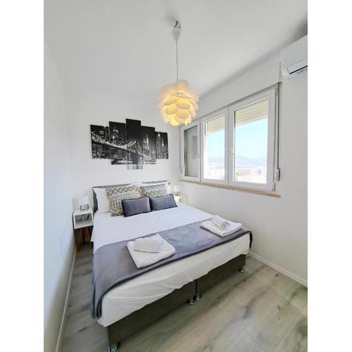 NEW! Top apartment, Split view from above