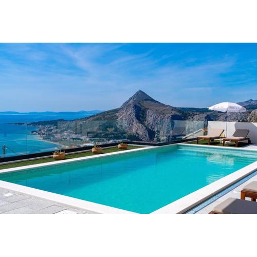 New! Villa BAMM with heated 36sqm pool, 5 en-suite bedrooms and panoramic sea views