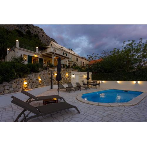 New Villa OLE, stone house, sea view, jacuzzi
