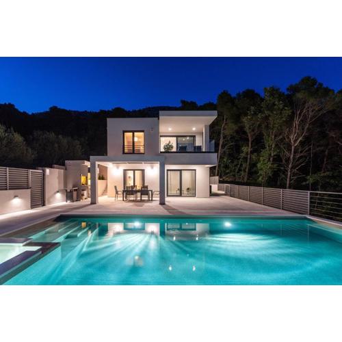 NEW Villa River Hills with Heated pool with hydromassage, Gym