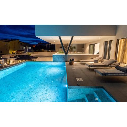 NEW!! Villa Siete Luxury Living Just Steps from the Beach