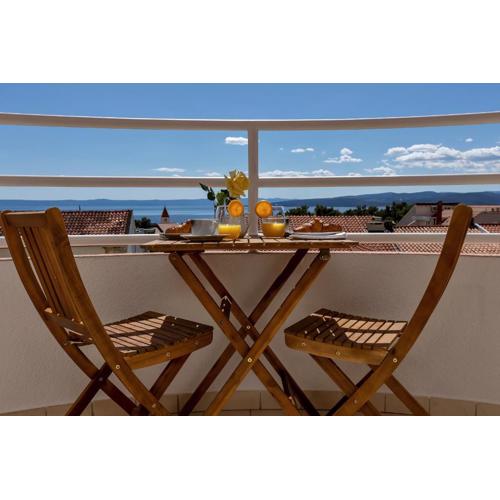 Newly renovated apartment with a beautiful sea view Emili