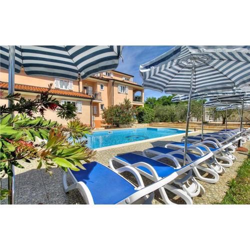 Nice Apartment In Basanija With Wifi