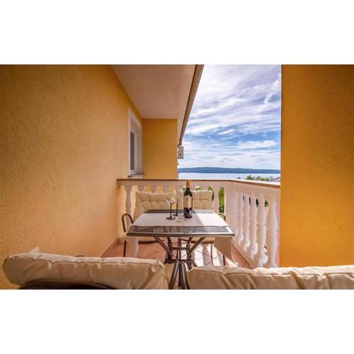 Nice Apartment In Dramalj With Wifi