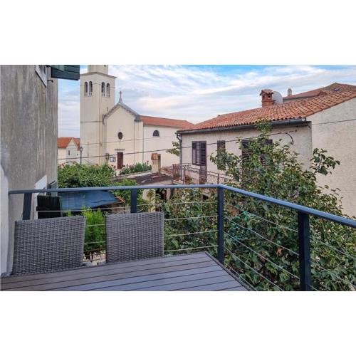 Nice Apartment In Funtana With Kitchen