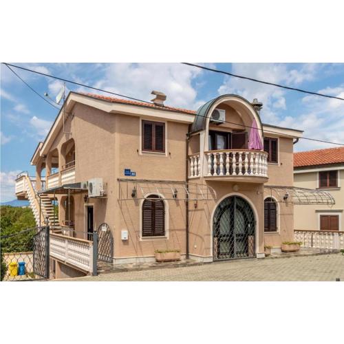 Nice Apartment In Jadranovo With Wifi