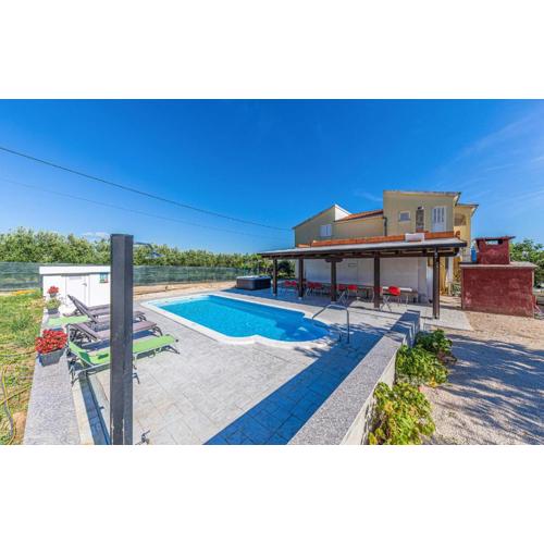 Nice Apartment In Kastel Novi