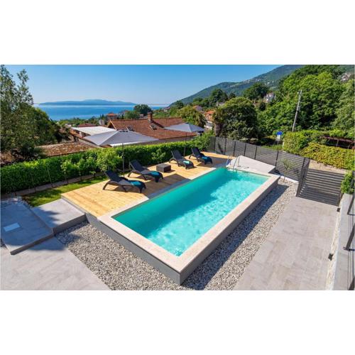 Nice Apartment In Lovran With Wifi