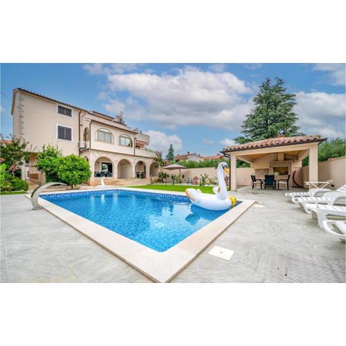 Nice Apartment In Medulin With Wifi