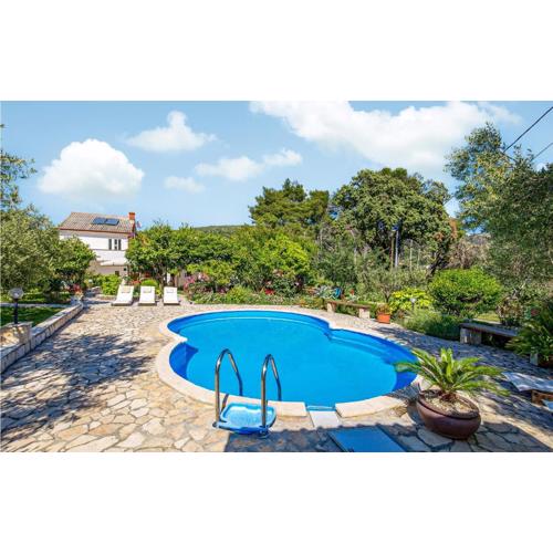 Nice Apartment In Mundanije With Wifi