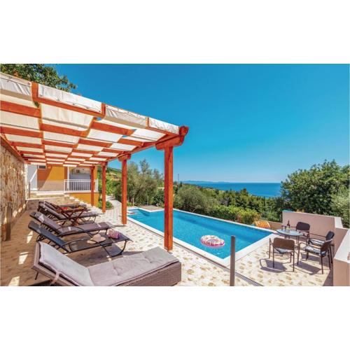 Nice Apartment In Orebic With Jacuzzi