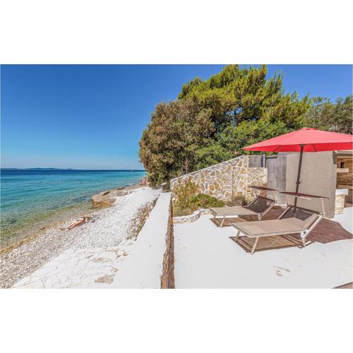 Nice Apartment In Petrcane With Wifi
