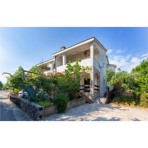 Nice Apartment In Pinezici With Wifi