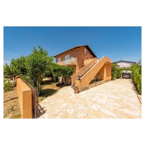 Nice Apartment In Privlaka With Wifi