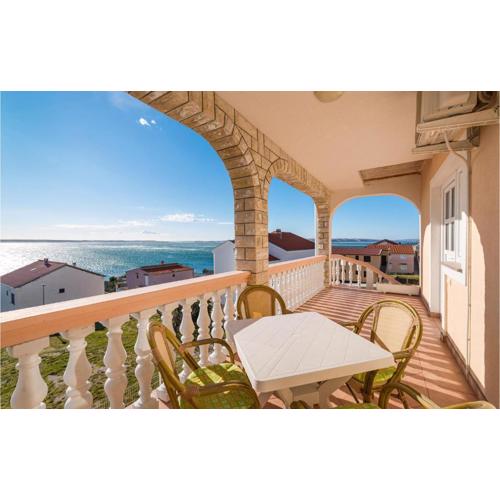 Nice Apartment In Rtina With Wifi