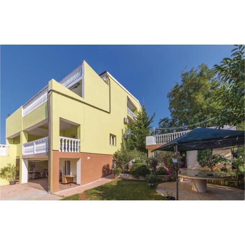 Nice Apartment In Stinjan