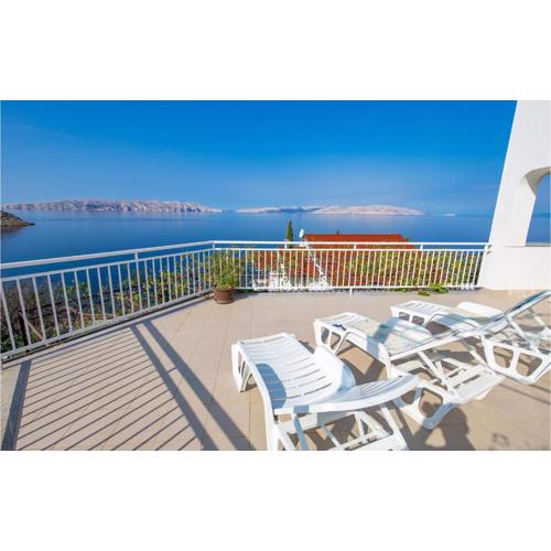 Nice Apartment In Sv,juraj With Kitchen