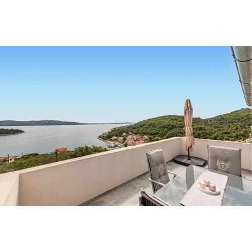 Nice Apartment In Veli Iz