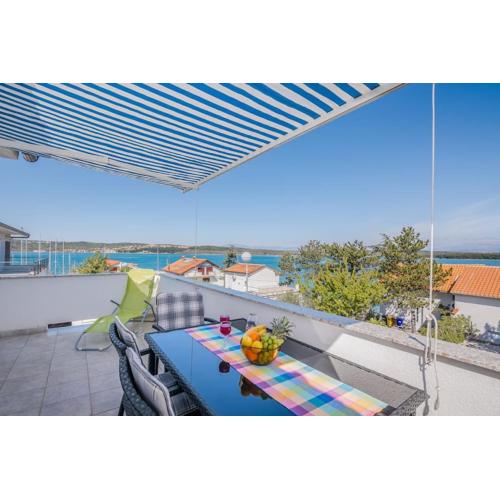 Nice apartment with balcony very close to the sea