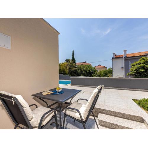 Nice apartment with terrace and swimming pool