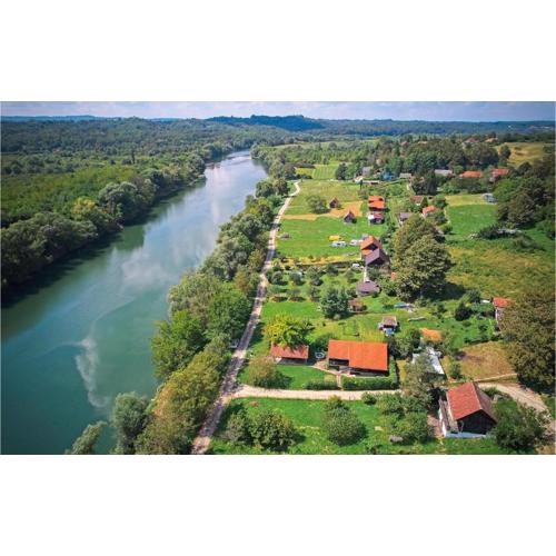 Nice Home In Augustanovec With Jacuzzi