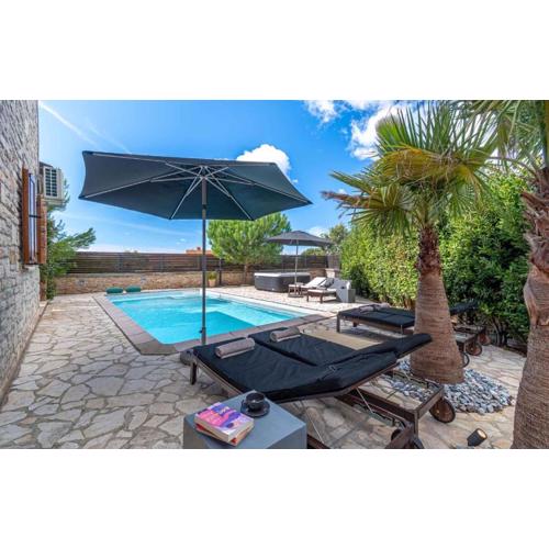 Nice Home In Cabrunici With Wifi