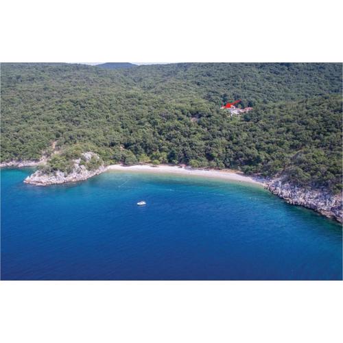 Nice Home In Cres With Wifi