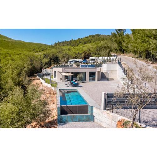 Nice Home In Labin With Wifi