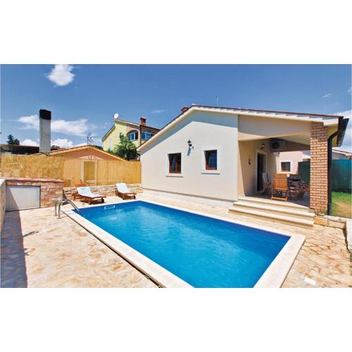 Nice Home In Liznjan With Wifi
