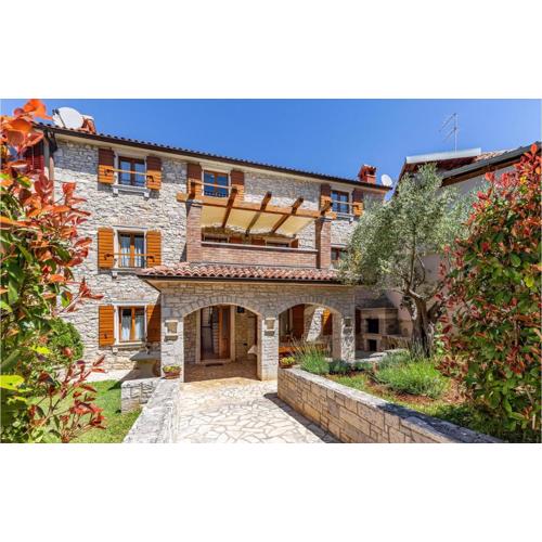 Nice Home In Medulin With Wifi