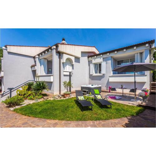 Nice Home In Njivice With Jacuzzi