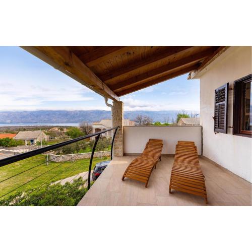 Nice Home In Razanac With Wifi
