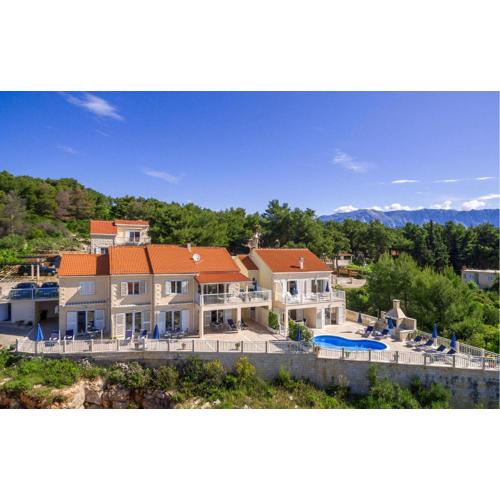 Nice Home In Sumartin With Wifi