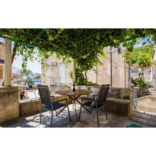 Nice Home In Trstenik With Wifi